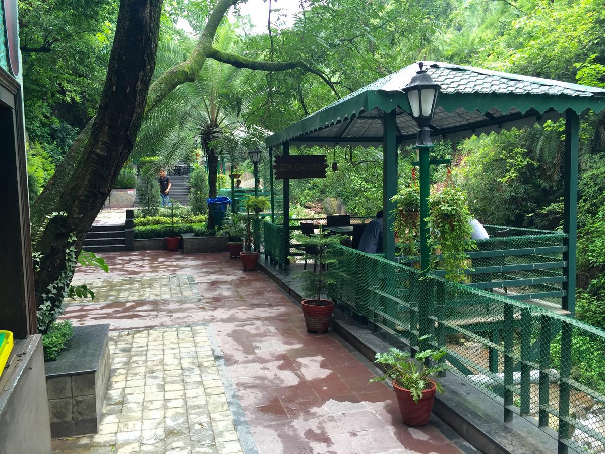 Savoy Greens Hotel Kasauli Buitenkant foto