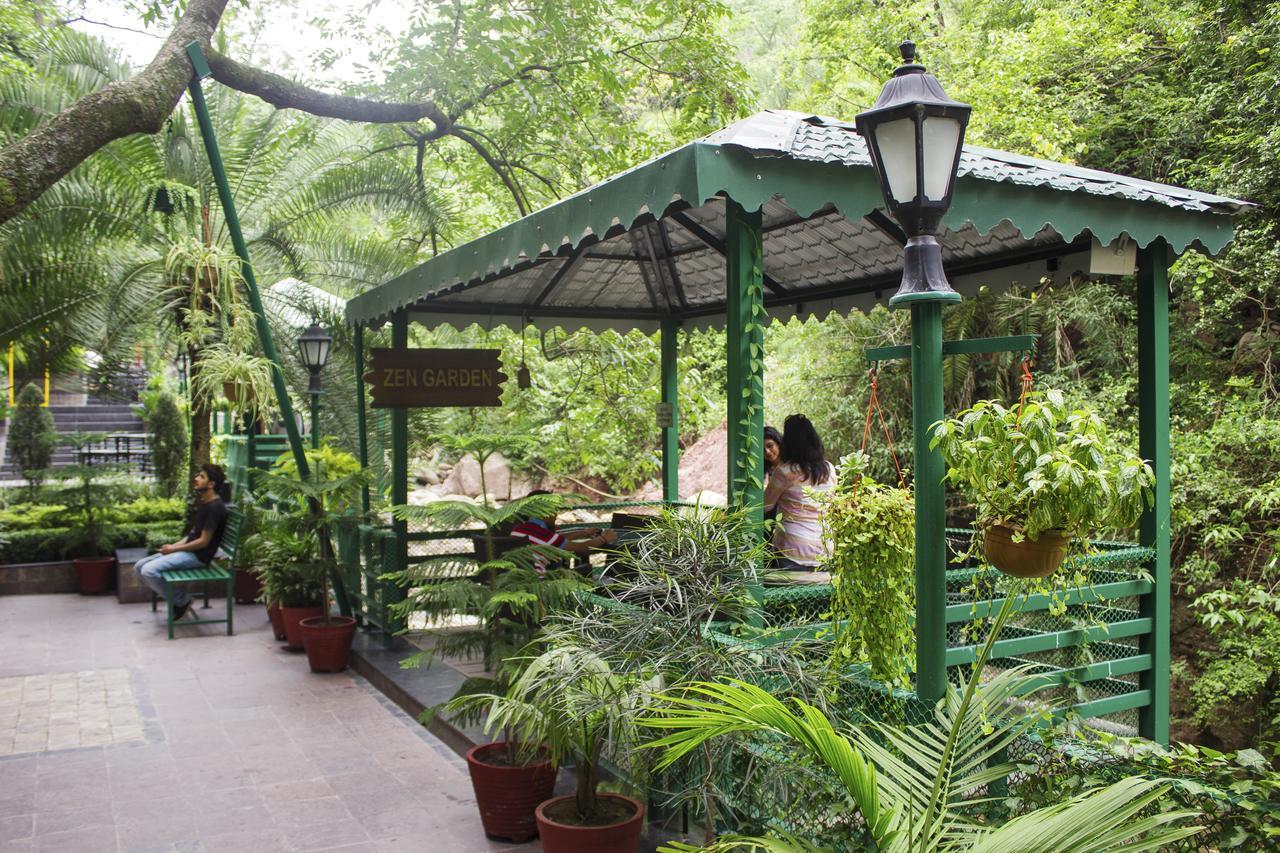 Savoy Greens Hotel Kasauli Buitenkant foto