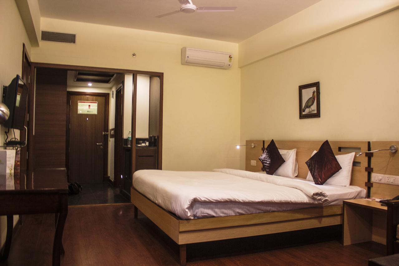 Savoy Greens Hotel Kasauli Buitenkant foto